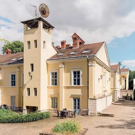 Fenyoharaszt Kastelyszallo 4*