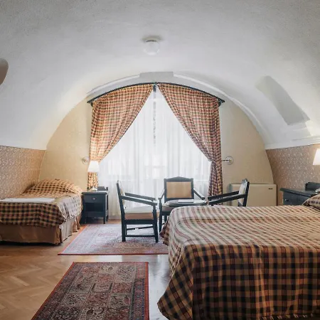 Hotell Fenyoharaszt Kastelyszallo 4*