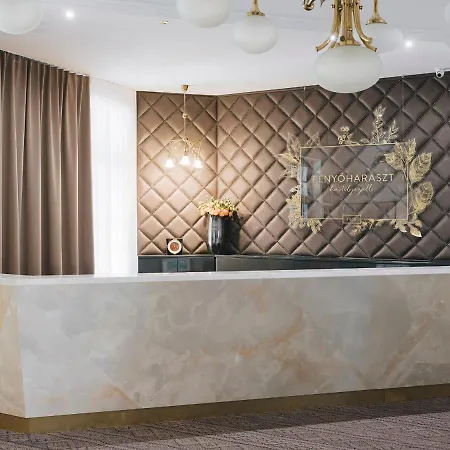 Hotell Fenyoharaszt Kastelyszallo