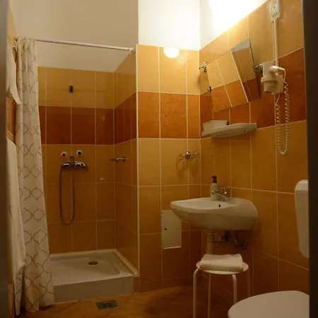 Hotell Fenyoharaszt Kastelyszallo 4*