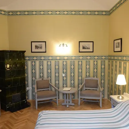 Fenyoharaszt Kastelyszallo Hotell
