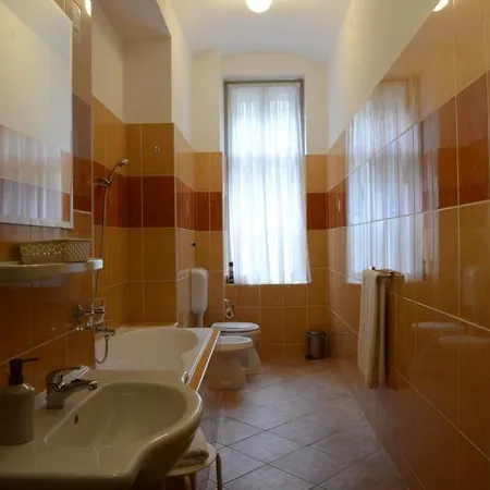 Fenyoharaszt Kastelyszallo 4* Verseg