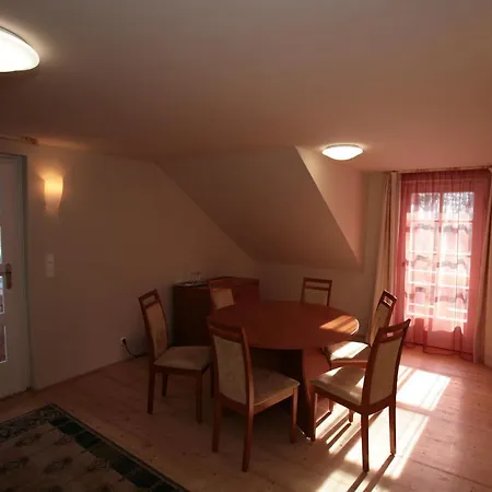 Hotell Fenyoharaszt Kastelyszallo 4*