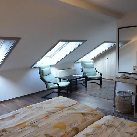 Hotell Fenyoharaszt Kastelyszallo 4*