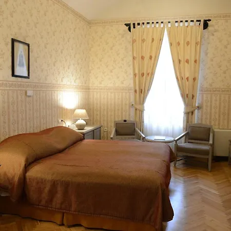 Hotell Fenyoharaszt Kastelyszallo