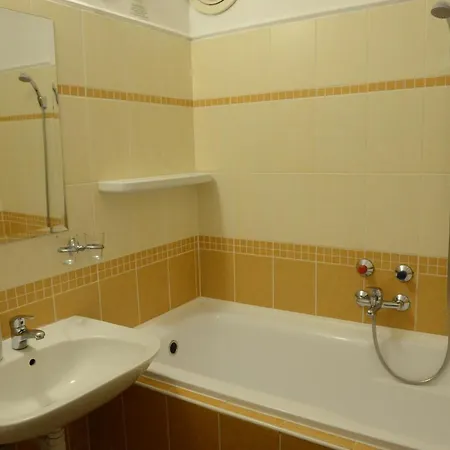 Fenyoharaszt Kastelyszallo 4*