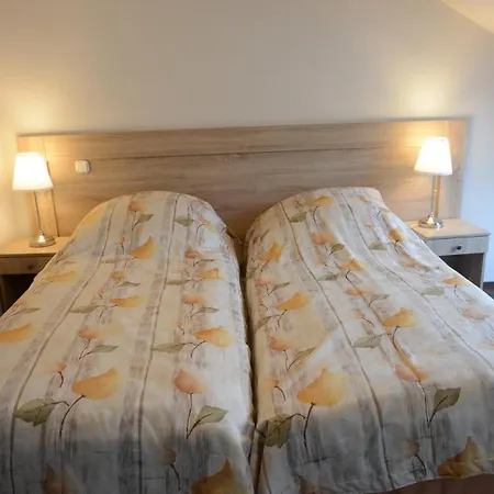 Fenyoharaszt Kastelyszallo 4*